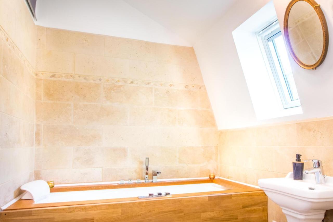 Jacuzzi - La Petite Romantique - Flobnb Laon Exterior foto