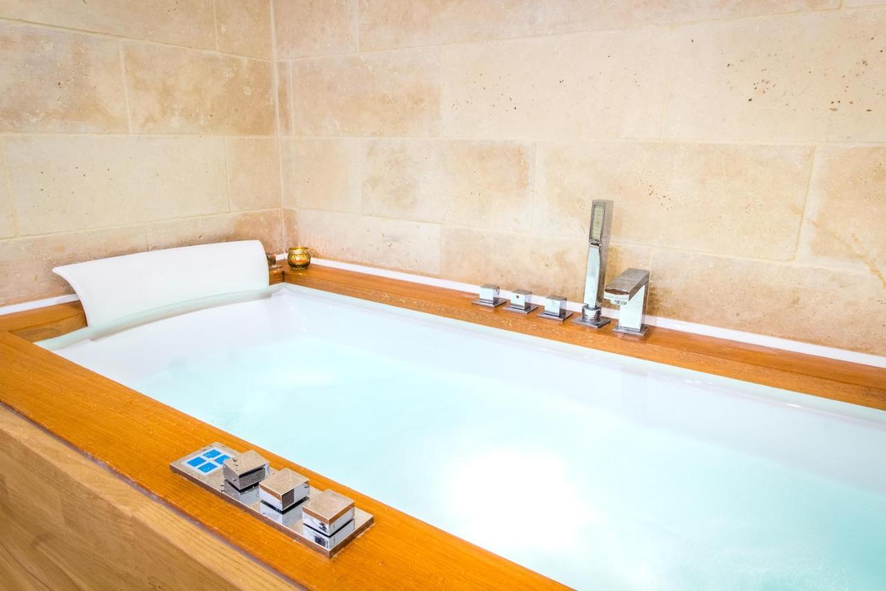 Jacuzzi - La Petite Romantique - Flobnb Laon Exterior foto