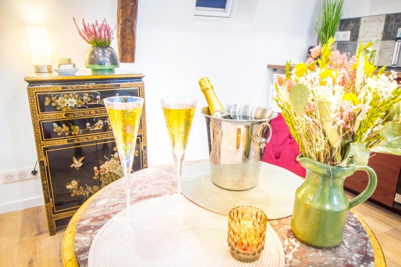 Jacuzzi - La Petite Romantique - Flobnb Laon Exterior foto